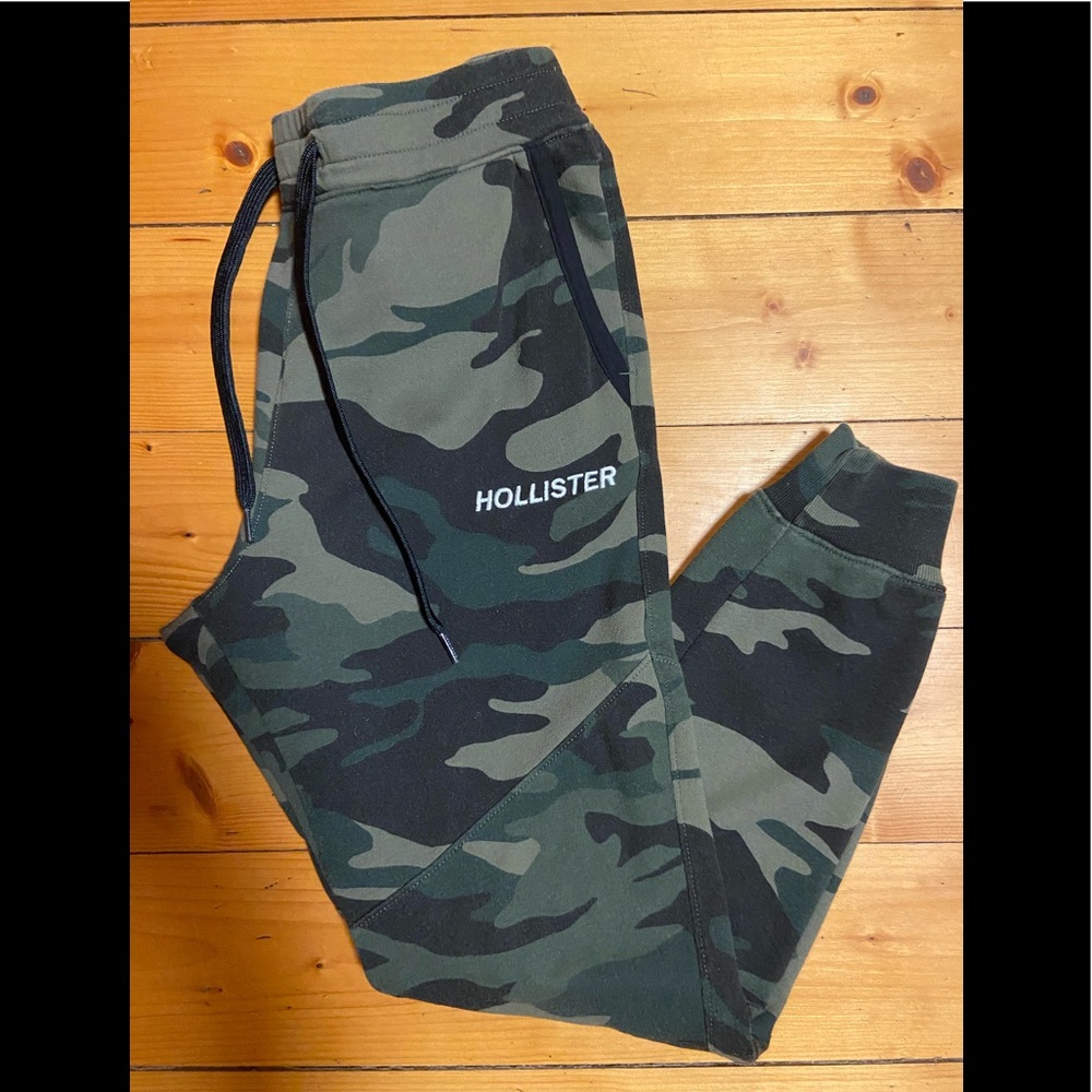 Men’s Hollister Camo Joggers
